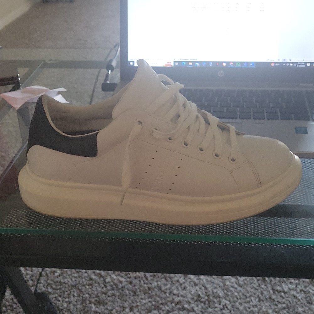 Italian dressed sneakers